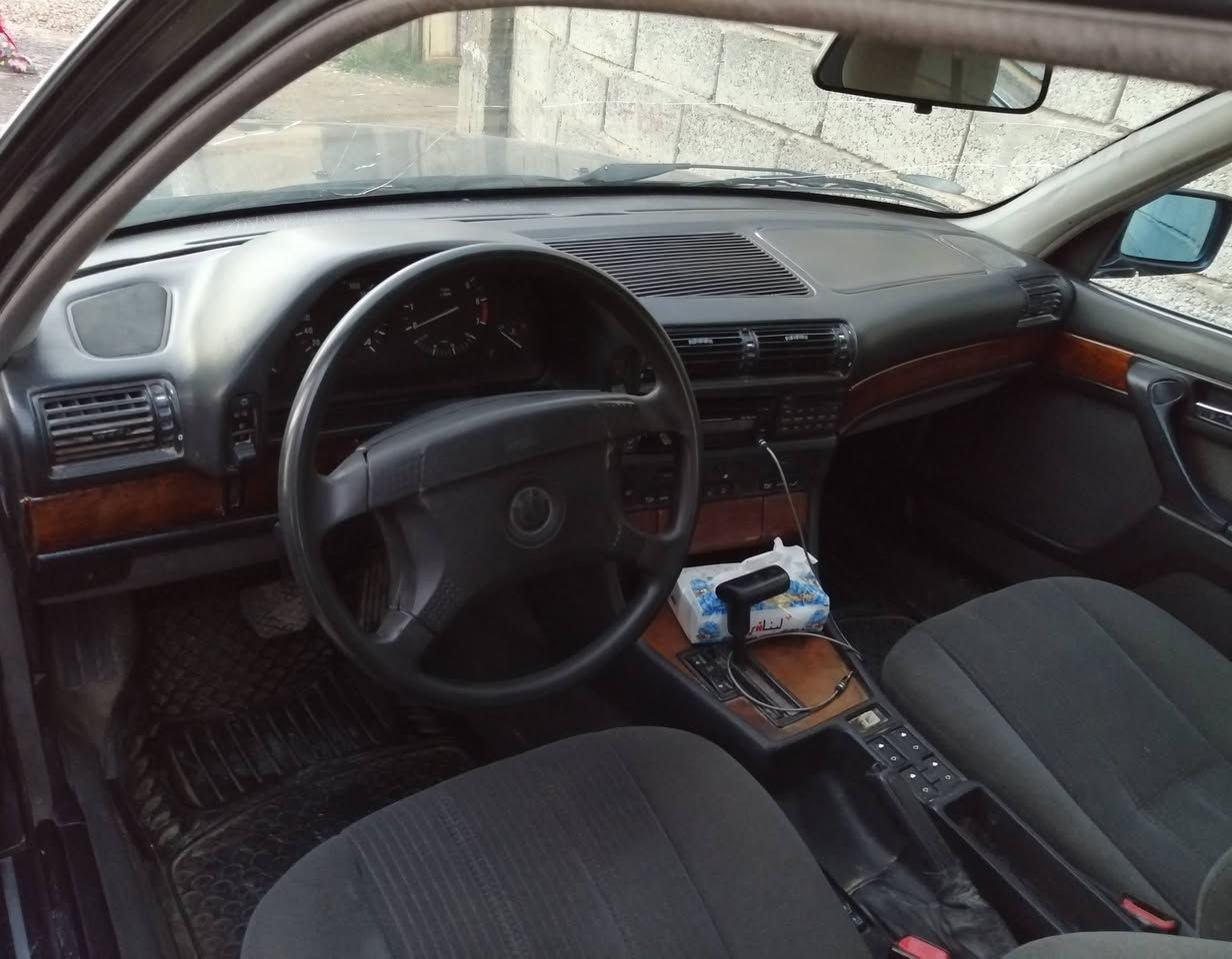 السلام عليكم
من رخصة الادمن المحترم
BMW 730.
موديل 1993
رقم بغداد الماني صاحبها موجود بالدجيل
سنويتها منتهيه
تريد ادامة بلكات ونوزلات
السياره شغاله بس بيها خربطه مال بلكات ونوزلات 
كير بحاله  جيده
ابيع مال تعمير
سعرها 36 وبيها مجال بسيط
***********
متواجد واتساب ومازنجر

نص مكتوب في الصور:
- HONOR X9b
- 108MP Ultra-Sensing Camera