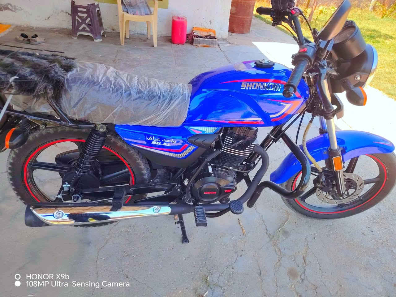 🏍️ دراجة شاينك (شونكوم) CG200 SHONKOM للبيع
🔹 الموديل: 2026
🔹 المحرك: 200 سيسي
🔹 الأوراق: كاملة ومكملة ✅
🔹 الكفالة: مكفولة من كلشي ✅
🔹 صارلها فقط 25 يوم من مطلعتها من الوكيل
🔹 شلعة فول وأداء فول 💯
🔹 الكهربائيات كلها شغالة
🔹 بشرط الفحص — شغل واطلع 👌
📍 المكان: الدغارة – صدر الدغارة
💰 السعر: مليون و250 ألف دينار
🤝 وبيها مجال للشراي
📞 اتصل وبيك خير ودلل:
***********

