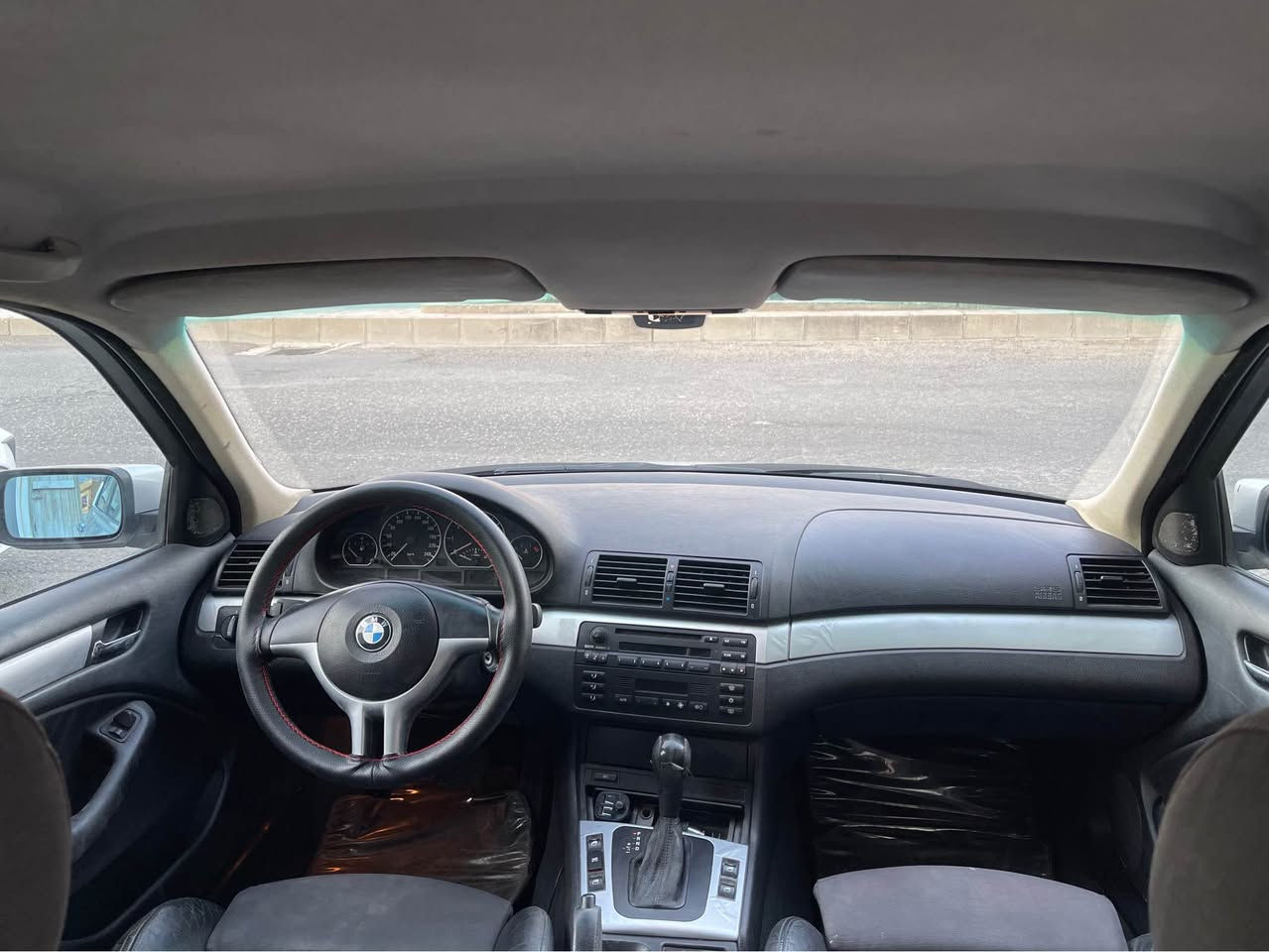 bmw 2001 330i
بي ايم سه قه ر ساخ ساخ  ٣٨$
ده عمو ليدراوى نيه جوارجام كاره باو اوتو
اوينه اوتو  مه نه فيستى اسلى له كه له باكانه شى بو كراوه
بوياخ سه قفو حيزام به شه رته
كير اوتوماتيك و سبورتو عادى
مه كينه ى شه ش بستوت 330
ته بريدو كه رميو بريكو كامل كيجه كانى به شه رت
اى بى ايسو تراكشن ايش اكات *********** السليمانية, العراق
