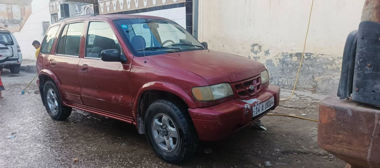 سبورتج موديل 2000 أوتوماتيك تخم تاير جديد محرك كير جدد
منظومة بانزين حاوية للبيع فقط  رقم دولي بسمي تحويل مباشر هزه جديدة تبريد شغال  مكان السيارة الديوانية سعر ٤٥ورقه بيه بس باب بيه صبغ 
وباقي شركه ***********
