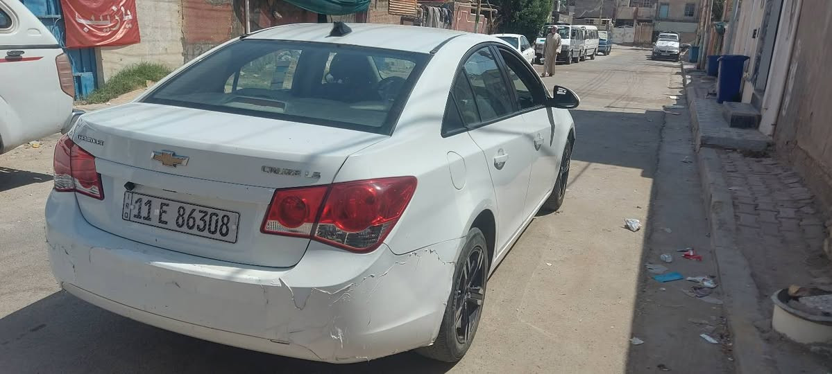 شوفر ليت كروز مديل ١٢ خليجي محرك ١٨٠٠ تبريد ثلج كير ومحرك جيد جداً بيها صبغ جاملغ الايمن والدوسات السونار بالمنشور مكاني بغداد الحسينية مال الراشديه السعر ٦٨ وبيها مجال ***********
