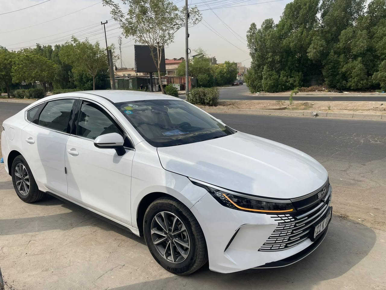 السلام عليكم
بيوايدي للبيع 
2025 جديده ماشيه 23.300 فقط.

بصمه + کارت دخول وتشغيل ، اضائه Led, دخول ذكي كامره خلفيه، شاشه قلابه ...برامج كامله حساسات خلفيه، داخل ابيض ، قطعتين تبريد منافذ شاشه جبيره تحديث يوتيوب ،كشنات EPC جلد ثلاث وضعيات قياده....بيها بارد مصلح pdr  بالبنيد  شبرين ..وشخوط بل دعاميه مثل ماموضح بالصوره
للاستفسار السعر بل خاص ***********
