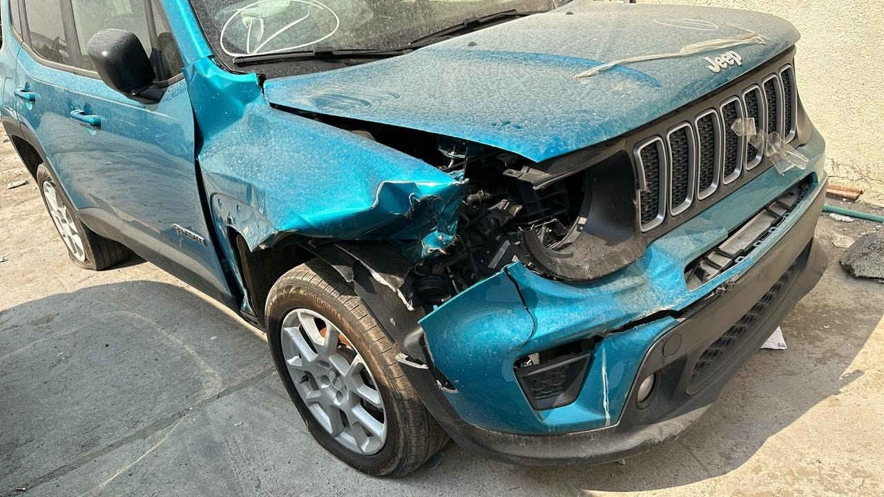 السلام عليكم اخوان جيب رنكيد 20222 بدون رقم لون مميز وحادث حلو - مواصفاتها حلوه رادار امامي رادار جانبي فور ويل كامره خلفيه تبريد ثلاجه سياره تحويل ثاني يوم صور الحادث مرفقه بالصور للاستفسار الاتصال على الرقم *********** متواجد ايظا وات ساب
