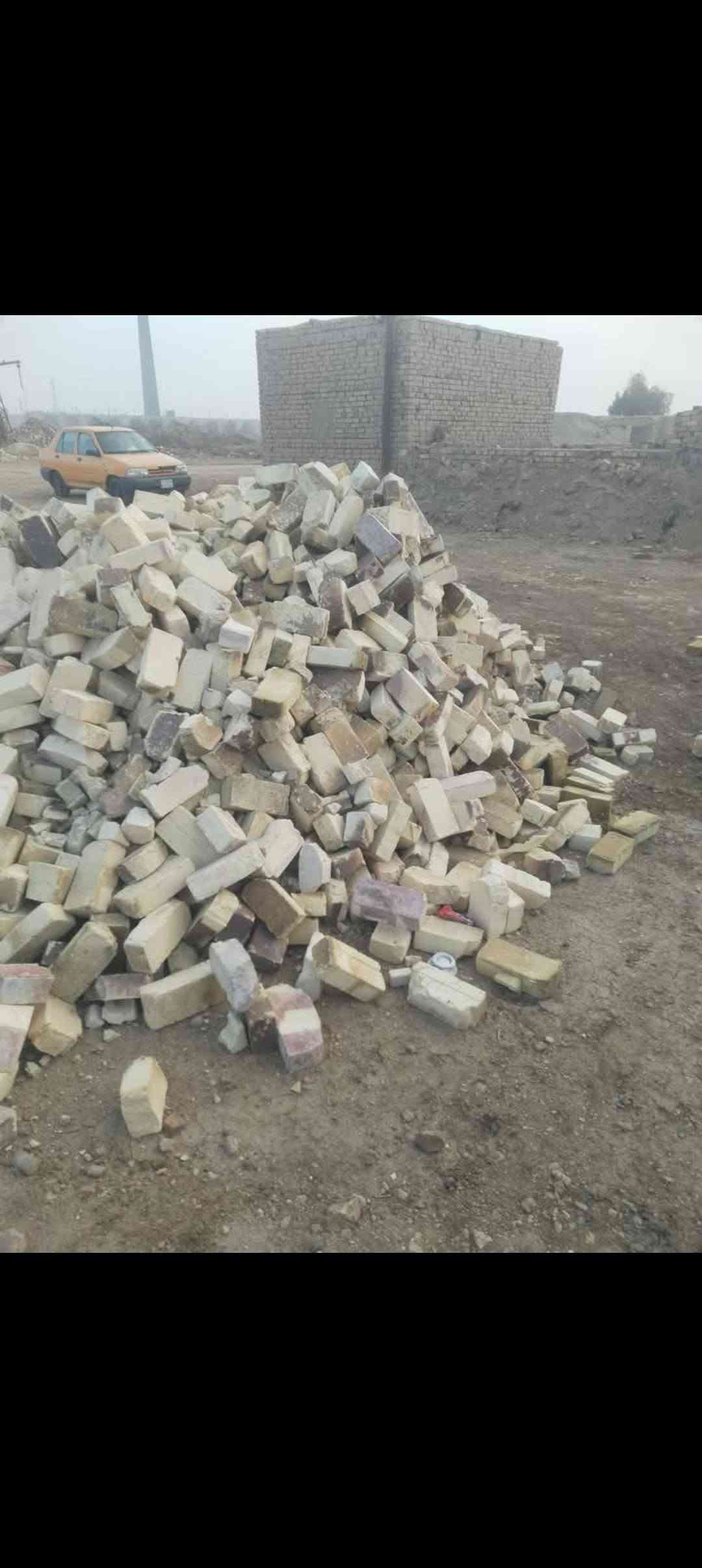 يوجد كسر للبيع بسعار مناسبه اغلبيته طابوك سالم وتليثي ونصاف 
 حمل فول توصيل العماره اقضيه ونواحي  تصال عل رقام التاليه أو مراسله عل واتساب //  ***********  // *********** عمارة, ميسان

نص مكتوب في الصور:
- كسر كسر كسر للبيع يوجد رقم واتساب فقط *********** ***********
- 1 من 4
- 4 من 4