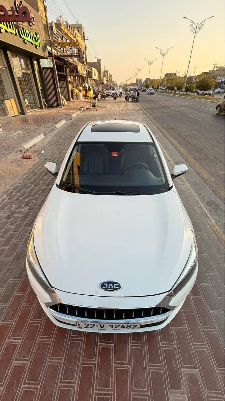 السلام عليكم

جاك J7 2023 خليجي فول مواصفات 1/1
رقم اربيل بأسم شركة
مكينه 1500 تيربو
بصمة باب
بصمة تشغيل 
دخول ذكي
فتحة سقف
كشنات جلد
شاشة تسلا
كاميرا خلفية
تبريد مركزى خلفي
مثبت سرعة
مانع انزلاق
رادار أمامي وخلفي وجانبي
إطارات وعجلات 17
مرآة كهربائية وأوتو
كشن هيتر 
تشغيل أندرويد و IOS ابل كار بلاي
اضاءة داخلية بالدشبول والابواب الامامية 
وهواي شغلات ومواصفات بيها بعد
ماشية 90 الف 

بيها طخة وبارد بجهة السايق ((موضح بالفيديو))
سعرها 105 وبيها مجال جدًا بسيط 
*********** كربلاء, العراق
