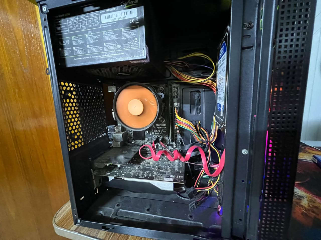 حاسبة للبيع كاملة مع الشاشة كيبورد موس سماعات هارد SSD 256 واندوز 11 مفعل شوف الصور والموصفات الحاسبة كاملة 200 وبيها مجال 
مكاني بغداد الصالحيه
رقم ***********

نص مكتوب في الصور:
- FLATRON W1934S العثور على إعداد النظام ، حول الصفحة الرئيسية النظام Bluetooth والأجهزة الشبكة والإنترنت إِضْفَاء طابع شخصي التطبيقات الحسابات اللغة والوقت الألعاب إمكانية الوصول الخصوصية والأمان Windows Update المعالج Intel(R) Core(TM) i5-4590 CPU @ 3.30GHz 3.30 GHz ذاكرة RAM المثبتة 8,00 غيغابايت DDR3 بطاقة الرسومات 2 GB NVIDIA GeForce GTX 1050 مساحة التخزين 689 GB تم استخدام 170 GB من 169 GB Ali To Be Filled By O.E.M. مواصفات الجهاز اسم الجهاز Ali المعالج Intel(R) Core(TM) i5-4590 CPU @ 3.30GHz (3.30 GHz) ذاكرة RAM المثبتة 8,00 غيغابايت معرف الجهاز 074FACf4-2830-4F8B-A64B-3A170BC57FC7 معرف المنتج 00330-80000-00000-AA130 نوع النظام نظام تشغيل بإصدار 64 بت ومعالج يستند إلى x64 القلم واللمس لا يتوفر إدخال باللمس أو بالقلم لجهاز العرض هذا ارتباطات ذات صلة المجال أو قاعدة المعارف حماية النظام إعدادات النظام المتقدمة مواصفات Windows الإصدار Windows 11 Pro الإصدار 25H2
- Ali
- Intel(R) Core(TM) i5-4500 CPU @ 3.30GHz (3.30 GHz)
- ٨,٠٠ غيغابايت
- 074FACF4-2830-4F88-A64B-3A170BC57FC7
- 00330-80000-00000-AA130
- نظام تشغيل بإصدار ٦٤ بت ومعالج يستند إلى x64
- لا يتوفر إدخال باللمس أو بالقلم لجهاز العرض هذا
- اسم الجهاز
- المعالج
- ذاكرة RAM المثبتة
- معرف الجهاز
- معرف المنتج
- نوع النظام
- القلم واللمس
- ارتباطات ذات صلة المجال أو قاعدة المعارف حماية النظام إعدادات النظام المتقدمة
- مواصفات Windows
- Windows 11 Pro
- الإصدار
- 25H2
- ٢٠٢٧/٠٣/١٦
- تم التثبيت في
- ٢٢٦٠٠,٧٧٦٢
- إصدار نظام التشغيل
- تجربة
- حزمة تجربة مزايا Windows 1000.26100.300.0
- اتفاقية خدمات Microsoft
- شروط ترخيص برامج Microsoft
- CE
- إصдат ذات صلة
- مفتاح المنتج والتنشيط
- تغيير مفتاح المنتج أو ترقية إصدار Windows
