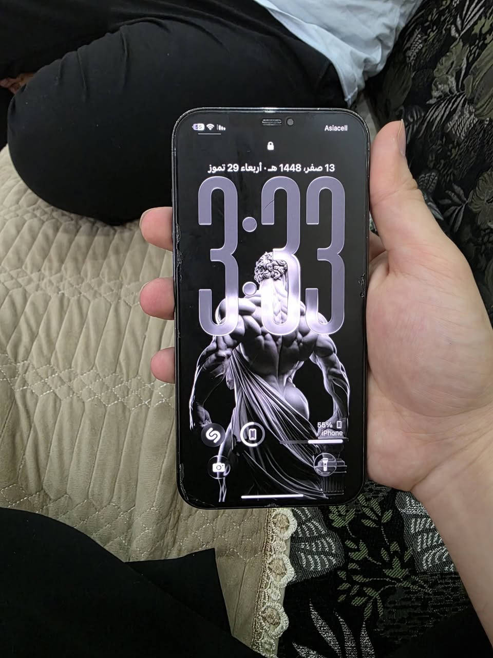 ايفون 12pro max ذاكرة 256 بطارية مبدلة والكامرة بيهة هزة بس تكدر تصور عادي قفلة 300 هذا رقمي ***********
مكان الزعفرانية
