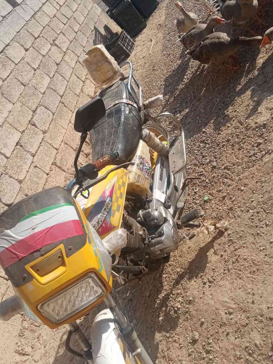 السلام عليكم موطور للبيع ابو الكلة موديل ١٩ محرك مجفت جديد كهربايات شغالة سلف يعوزة صجم السعر ٣٢٥ وبية مجال شوية الاخاص مفتوح او الا تصال على رقم ***********
