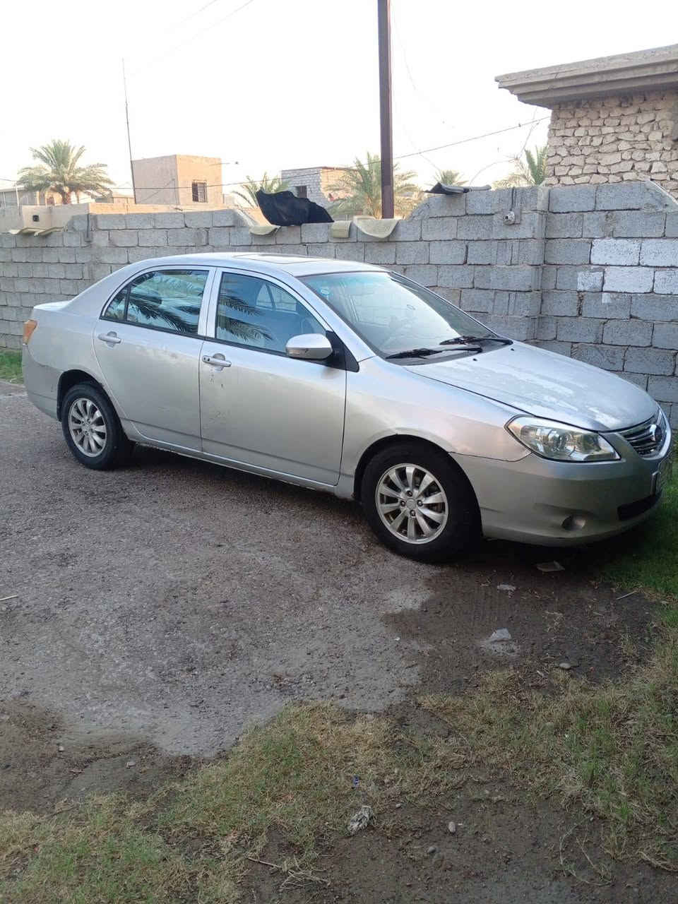 سلام عليكم
سياره BYD 
نوعه G3
السياره مكفوله من الصبغ 
المواصفات بصمه + فتحه سقف + تحكم ستيرن والمواصفات البقيه موجوده كدامك بالصور 
السعر 50 ورقه وقابل للتفاوض 
للتواصل :ـ  ***********
الرقم الثاني :- ***********
واتساب واتصال متوفر
