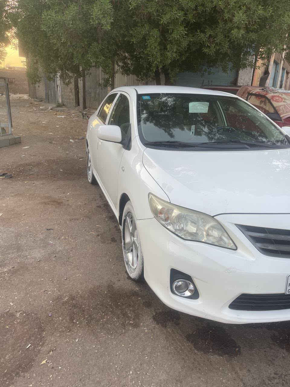 السلام عليكم 
كورلا خليجية موديل 13 محرك 1600 كبير ماشية 79 ألف 
مكينة كير جديد بلادي 
سيارة جديدة ما ناقصها اي شيء 
بيها ملاحظات بسيطة مثل التكحيلات 
بيها مكان بارد مرفوق السونر وياها 
المكان : بغداد / الكرخ 
السعر : 12600$ وبيها مجال بسيط 
الرقم : ***********
