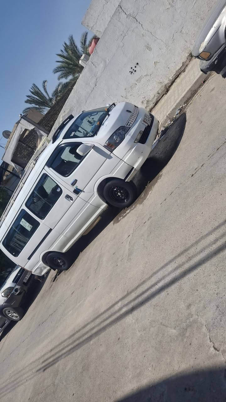 السلام عليكم جنبي موديل 14 سياره مقفوله مكينه جير اكسنت تبريد مقفولات بيها قطعتين صبغ ورا باب السلايت وجو باب السلايد بها صبغ الاربعه اثنيناتهن سياره باسمي مكانه بغداد الحريه *********** السعر 95 وبيها مجال شيء قليل رقم اساسي شعار وداقه بالسنويه السياره باسمي
