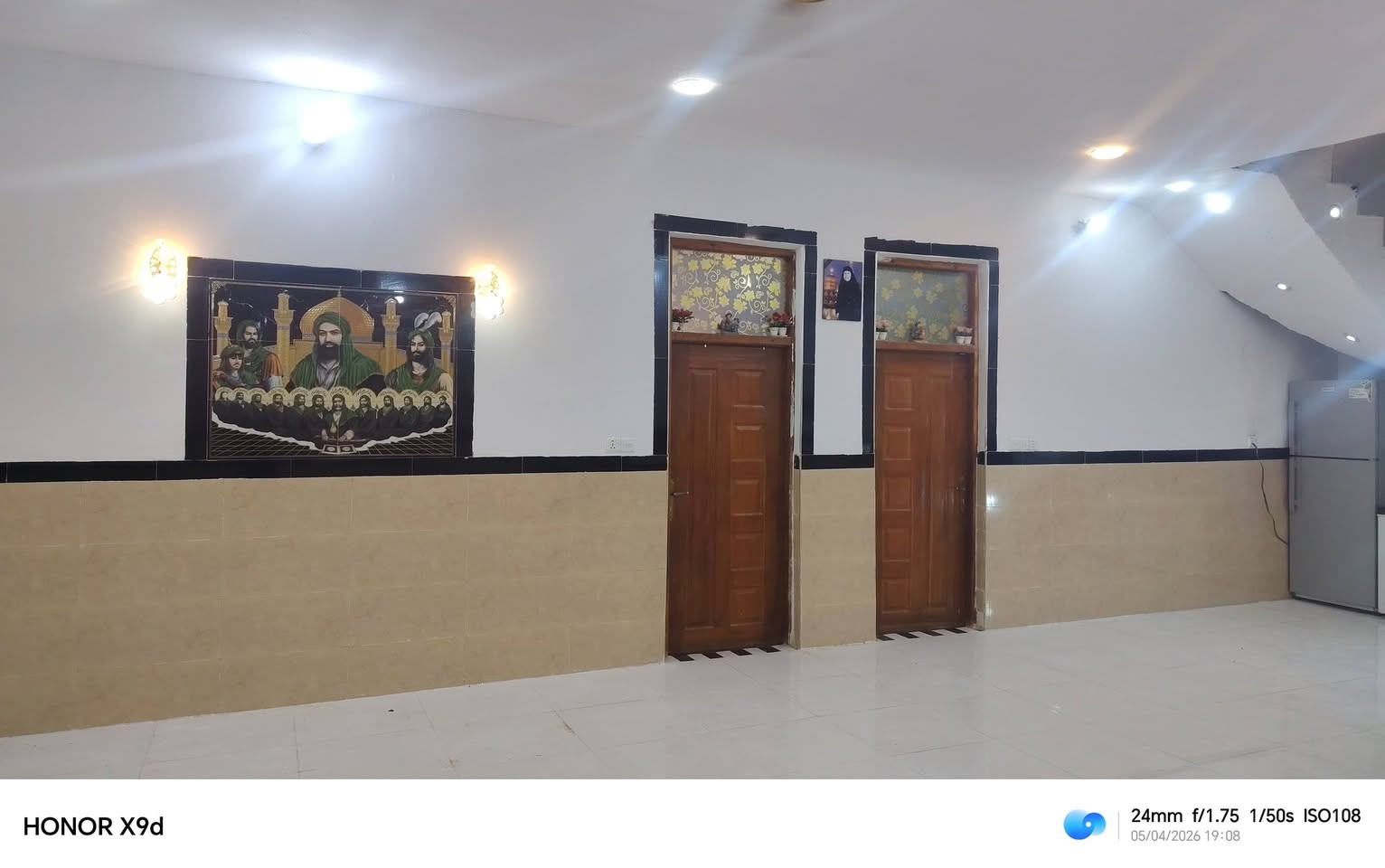 السلام عليكم دار للبيع خلف مدرسه التراث الجديده المساحه 570 بناء درجه اولى بناء 2024      ***********
