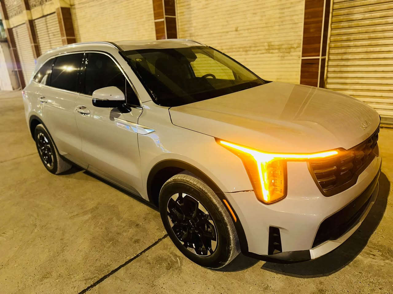 2025 KIA SORENTO
سعة المحرك:- 2.5سوبر

اللون:- سمنتي. سموك   

المسافة المقطوعة :-12000 mi 

عدد المقاعد :- 7 مقاعد 

مواصفات السيارة :- LXS 

* شاشه كبيره 

*كراسي كهرباء   

*وَيْل 20

*فرش جلد اسود 

*كامره 

*حساس تجاوز 

*بصمه

*حساس خلفي  

*تشغيل عن بعد 

*لايت زينون 

*اشاره بالمرايا

 

‏ دخول جديد بدون رقم مدفوع كمرك ضريبة كامل  يداور كل محافظات العراق عدا إقليم كردستان

السيارة جديد 

رقم الشاصي

5XYRL4JC9SG346768

السعر مناسب جداً

العنوان حلة بابل مقابيل بانزين خانه باب المشهد

  ***********

***********
