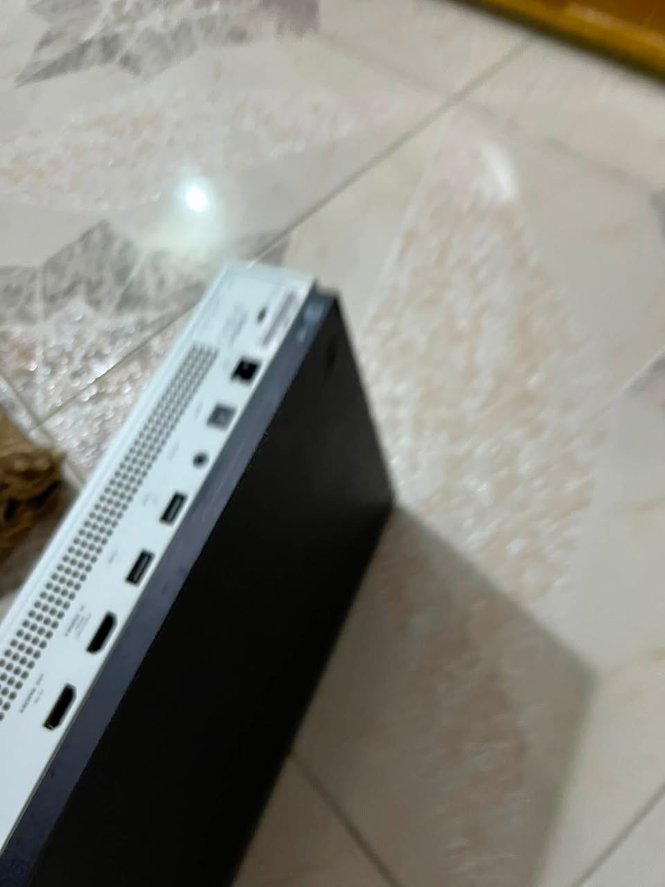 اكس بوكس ون اس واحد تيره 1T لوك ستيكر مع جوستكين ملاحضه بدون حساب سعره 195 وبي مجال *********** واتساب

