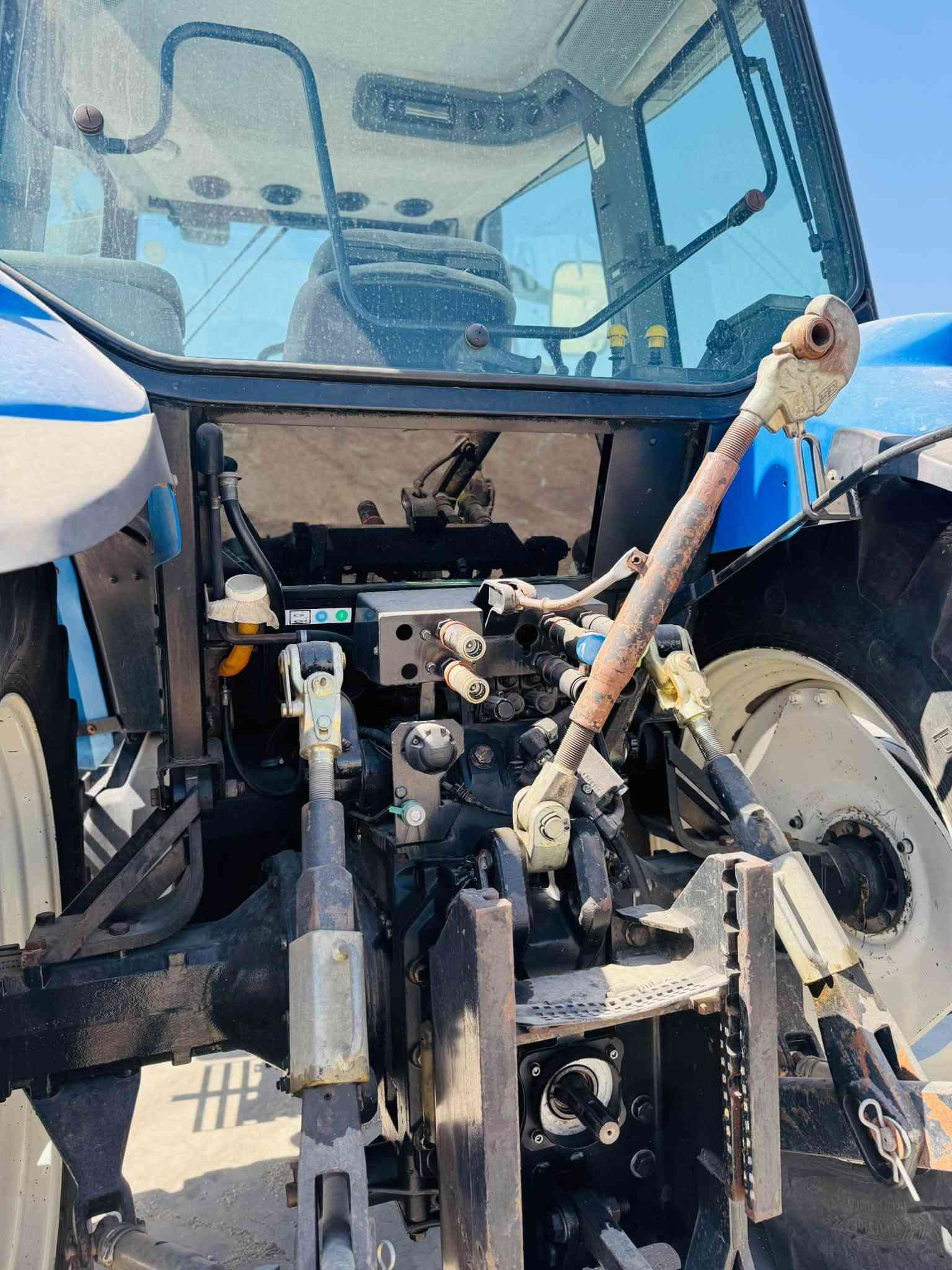 تراکتۆر حجم١٢٠فول عادی چوارتای تازە هەمووجانی بەشەرت گیڕومەکینە بەشەرت رەقم موبایل ***********/***********
