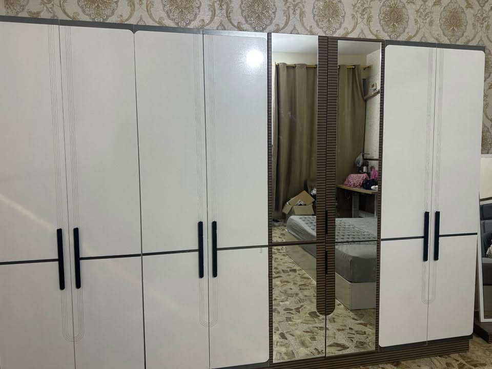 السلام عليكم غرفه البيع صالي ثلاث ايام من ماخذيه سعر مليون250مشتريه  الوصل موجوده اتصل على هذا رقم ***********
