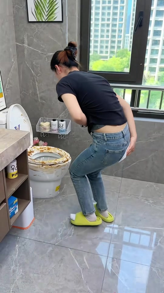 🚽✨ غطاء مرحاض استخدام واحد – نظافة وراحة بكل مكان! خليك مرتاح ونظيف وين ما تكون، بالبيت أو السفر أو الأماكن العامة 👌 ✔️ غطاء مخصص للاستخدام مرة واحدة ✔️ يساعد على الحفاظ على النظافة الشخصية ✔️ عملي وخفيف وسهل الحمل ✔️ مناسب للسفر، الدوام، المدارس والأماكن العامة ✔️ كمية كبيرة تكفيك لفترة طويلة 📲 واتساب: *********** 🧳 خليه دائماً وياك… لأن النظافة ما إلها وقت ولا مكان!

