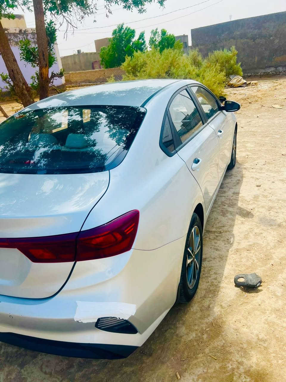 سيراتو البيع موديل 24 كفاله عامه نص فول تبريد قطعتين سبير ما نازل  ماشيه 70 الف رقم شهداء بسمنه مكان سياره السماوه الخضر ***********

