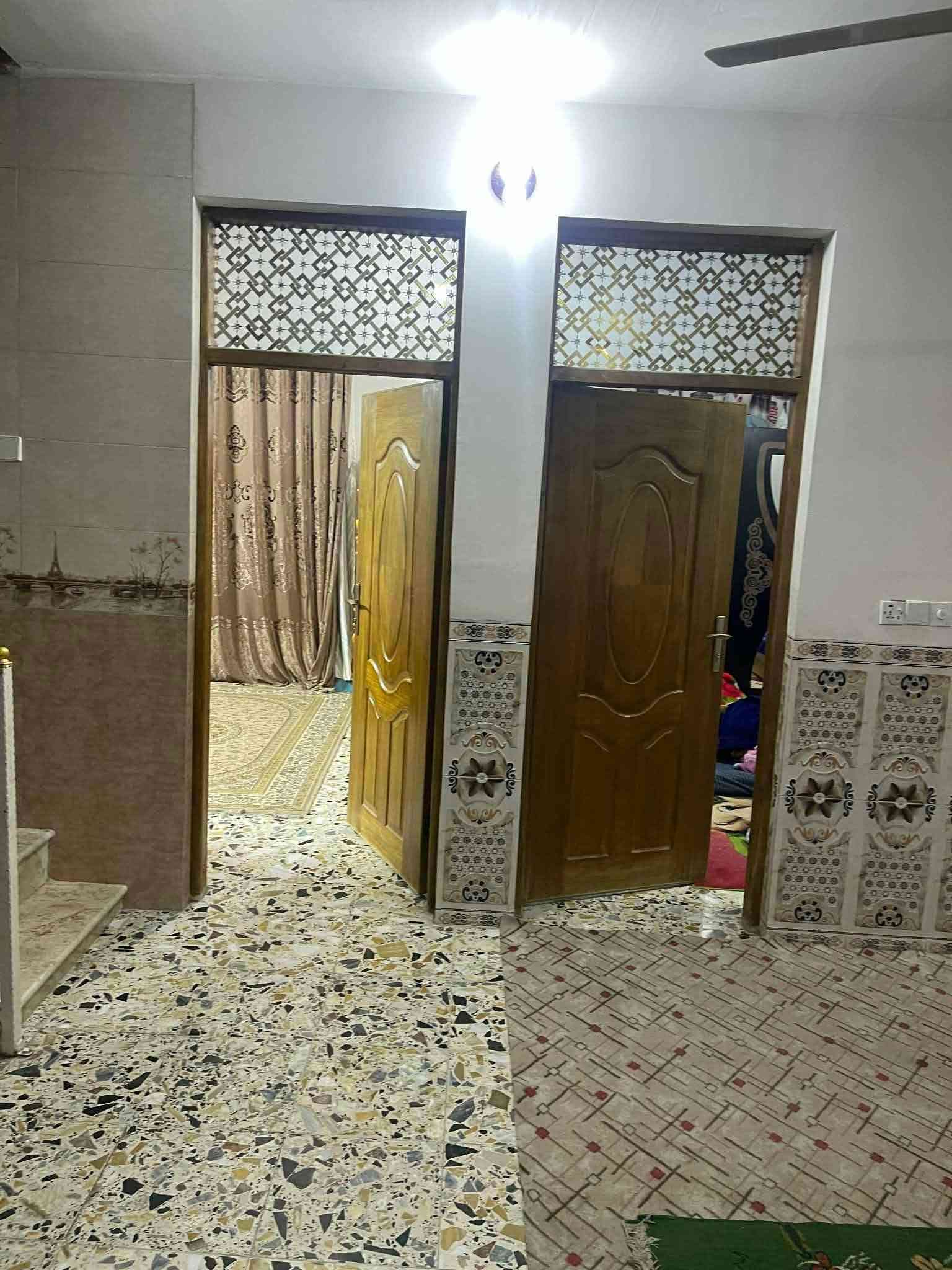 السلام وعليكم
بيت للبيع شارع احمد الوائلي قرب قصابه مسلم وإخوانه ثاني بيت عن الشارع المساحة ١٥٠ م الواجهه /١٥ النزال/١٠ يحتوي على ٤ غرف نوم واستقبال وصاله ومنور ومطبخ  للاستفسار الاتصال على الرقم *********** طابو صرف زراعي
