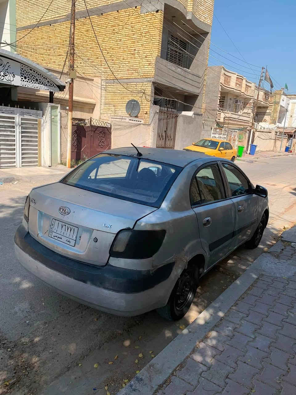 السلام عليكم كيه ريو 2006 سياره يرادلها ترتيب مكينه 1600 تبريد ثلج سياره خير من الله وارد أمريكي ضربتها فقط جاملغ خلفي الأيمن  مكاني بغداد الحسينيه الراشديه ***********تحويل ثاني يوم سعر 42 وبيها مجال بسيط
