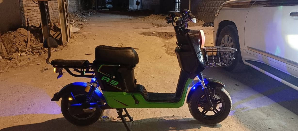 گهربائيه
جديده ستخدام شهرين فقط  
نوع أر 9
سرعه 110
شحنه. 48 ساعه
ناصريه المنصوريه 
700 بيها مجال. قليل 
***********
