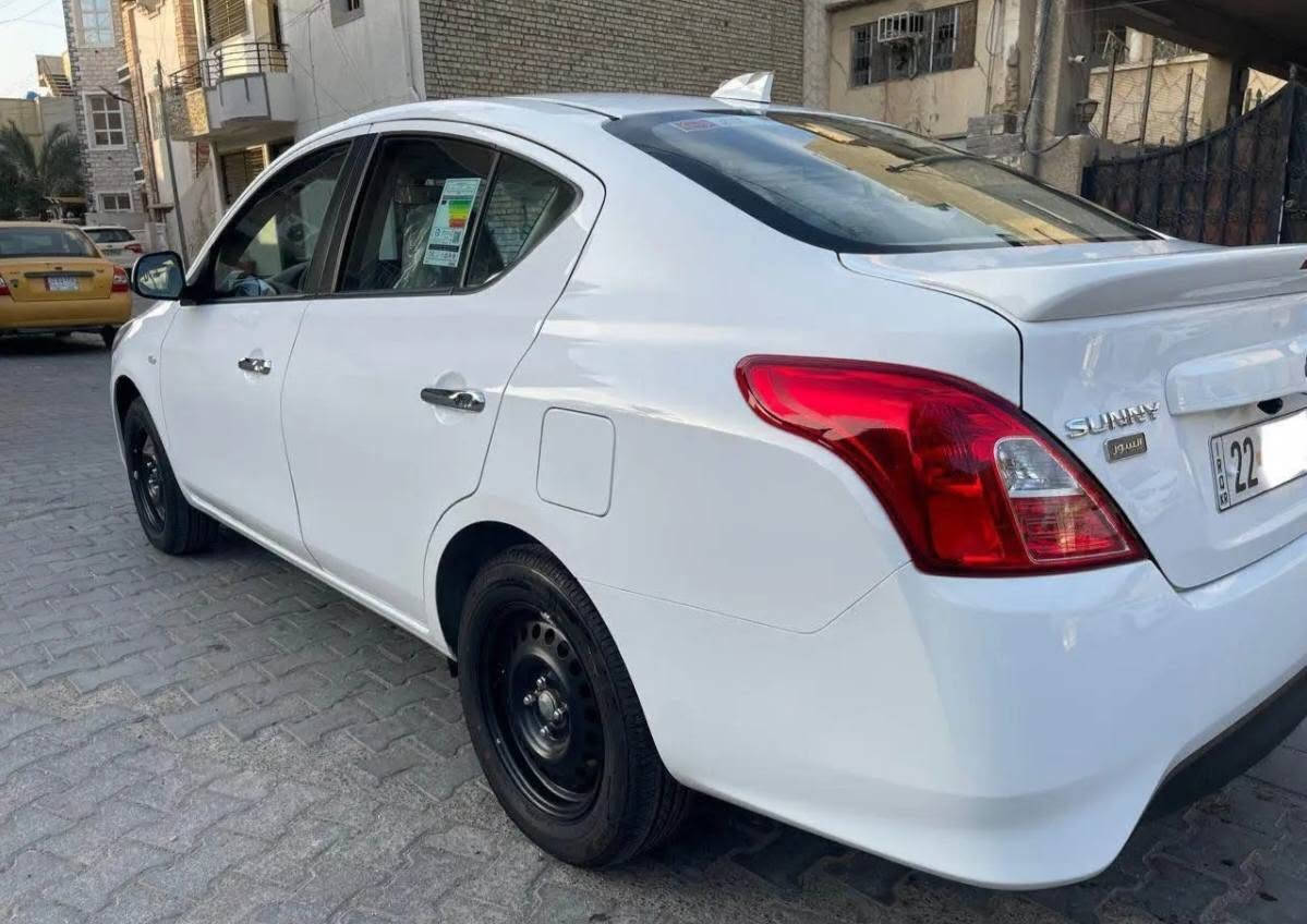 نيسان سني هندي موديل ٢٠٢٥ سنوية لل٣٠ بأسم شركة  شورة سيارة ماشية ٣٠ الف كفالة من صبغ والفتح وتبديل.. فقط طختين صغار بالبنيد والهلال الخلفي.مأشر عليهن. سيارة جديده وجاهزة السعر ١١٩ مكان سيارة بصرة زبير حي الأمير.. قرب شارع البرجيسية *********** اتصال وتساب
