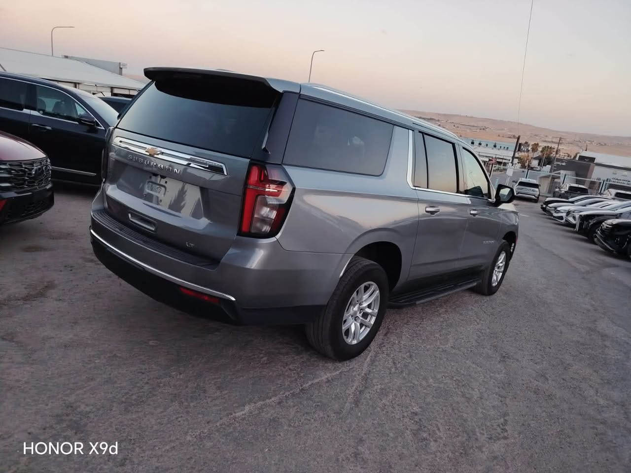 بسم الله الرحمين الرحيم.                                 

نوع السيارة🚐🚎 CHEVROLET SUBURBAN LT طويلة✈️✈️✅✅
                          
 موديل/ 2024 ✅اخي العزيز اضغط متابعة يوصلك كل ماهو جديد)🫶🫶🫶

       (السيارة تدخل اعفاء على كتاب شهداء )

حجم المحرك🚦🚦5300  ✈️✈️🚌🚌

المواصفات السيارة✅✅🌹Lt  🚗السيارة 2 ويل🚦

السيارة موجود ✅بالاردن  🚗المنطقة الحرة الزرقاء                    

ضرر السيارة🚦✅✅❤️❤️(واضح بالصور)✈️.                

أخي المشتري العزيز (السيارة مكفولة بدون صبغ وبدون كلير ) ✅✅🌹🌹❤️🫶بدون ارباك✅

الاستفسار او التصال  على الرقم  ***********             

او مراسلة واتساب على الرقم الاردني 00962797080658. 

عنوان المعرض🛣️🛣️⬅️شارع 18 شمال المنطقة الحرة🚗🚗🚗.
