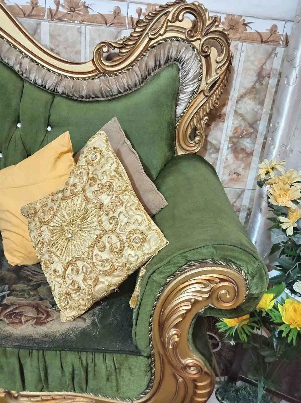 سلام عليكم تخم ملكي تفصال ٩مقاعدنضيف ماكو اي ضرر مع طبلات للبيع مستعجله على ٣٥٠الرقم ***********بي
