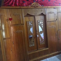 غرفه نوم • مستخدمه