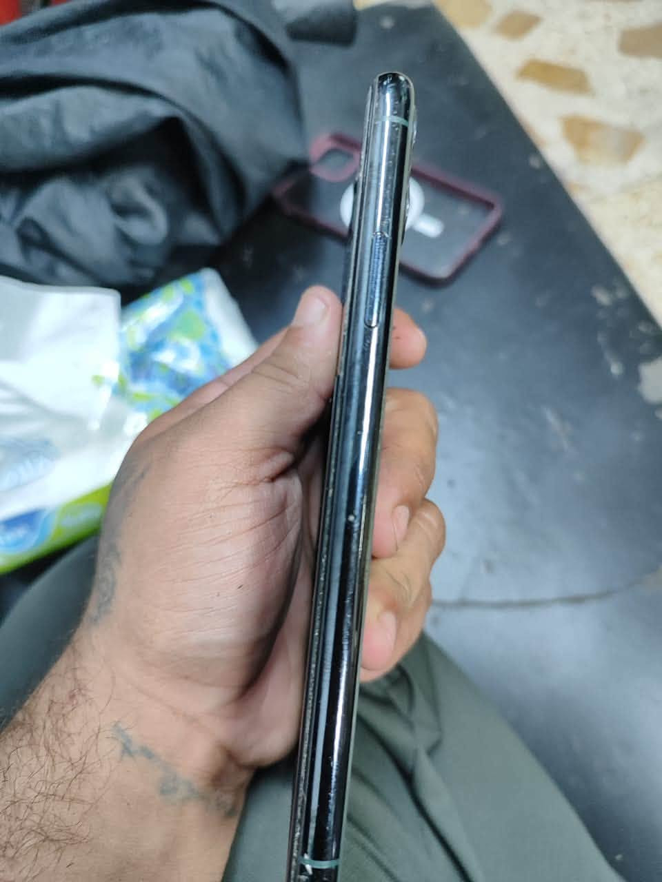 ايفون 11برو مكس ممفتوح بطاريه 74 بس كمره شويه مكسوره مثره بعقوبه بهرز ***********سعر 350به مجال أو مروس
