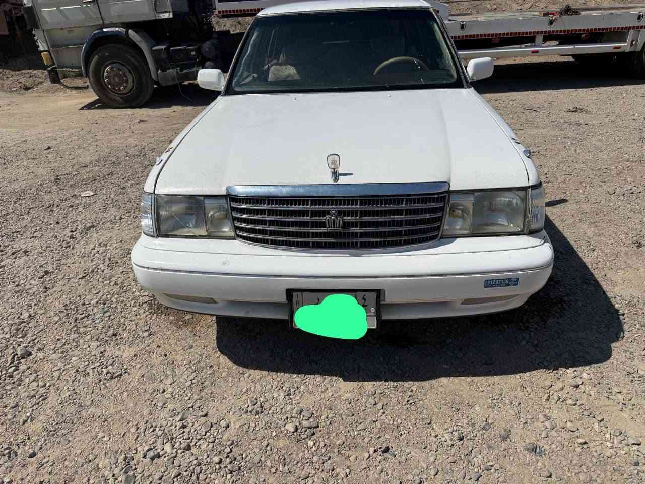 كراون ارنب جنازي 
لون ابيض 
سنوية لغايه 2028 مشروع وطني 
مكينه كير تبريد 🥶 
حداده وتخم تاير وكهربائيات شغاله
سياره جاهزه مابيه نقص برغي وجديده على ايدي مال بيت 
اتصل  ‏‪***********‬‏ مكان بصره مدينه
