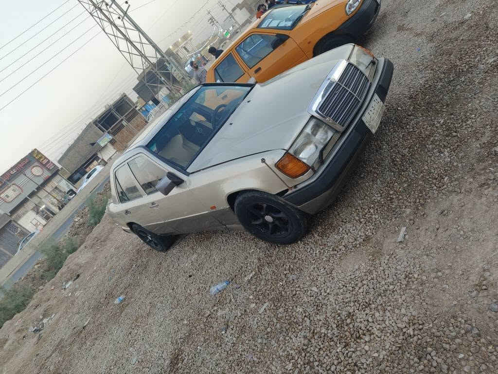 مارسيدس دب 300 موديل 1987 رقم بغداد.. مكينة وكير محور بطه 2500... كهربائيات كله شغاله قواعد دبلات وحده معمرة  شي بسيط والثاني ابلاد حدادية صدر جديدة خاليه من اي خياسات.....تايرات نص ونص ...غرفة كلش نضيفة ودوشمة جديده 
السعر 44 وبيها مجال بسيط ( بيع مستعجل ) او مراوس

للاستفسار عالخاص او الاتصال على الرقم التالي *********** ابيع كوم حديد تفحص تاخذ ديوانية, القادسية
