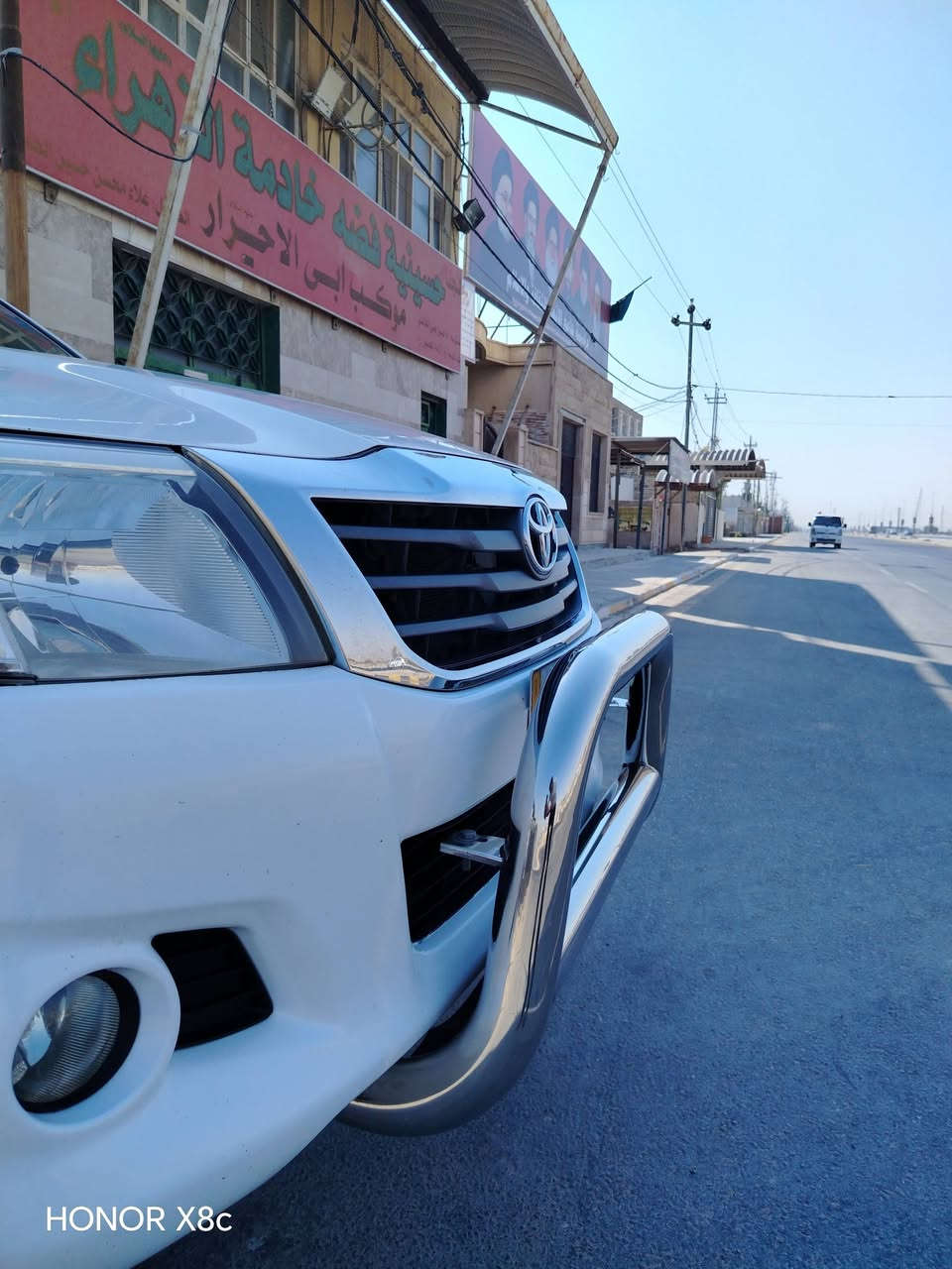 البيع فورويل 2014 كير اوتوماتيك 
البيع تويوتا فورويل 2014رقم بصره دولي هزه جديده ثانويه جديده تخم تاير حداديه محرك كير مكفول تبريد ثلج 🥶 كير اوتوماتيك مكفول صبغ والتبديل بيها باردات
سياره جديد ماشي 190حقيقي مكان النجف رقم ***********

نص مكتوب في الصور:
- HONOR X8c
- 2014