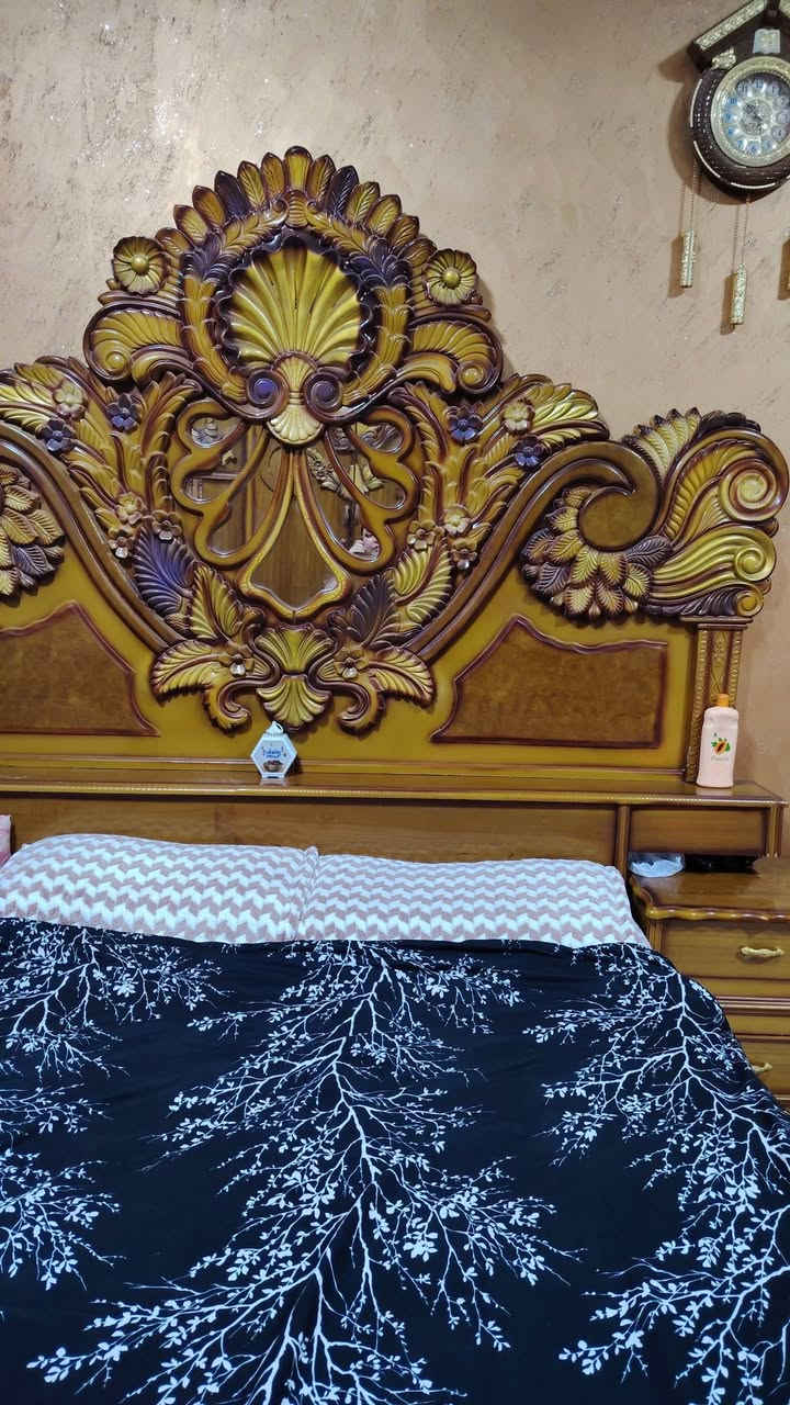 السلام عليكم غرفه نوم اخت الجديده رايده ٦٠٠قفل مكاني بغداد
***********
