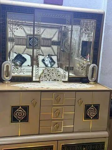 غرفه تركيه 11قطعه بيه ملاحظات بصيطه 
***********سعره 850 لاستفسار ***********
