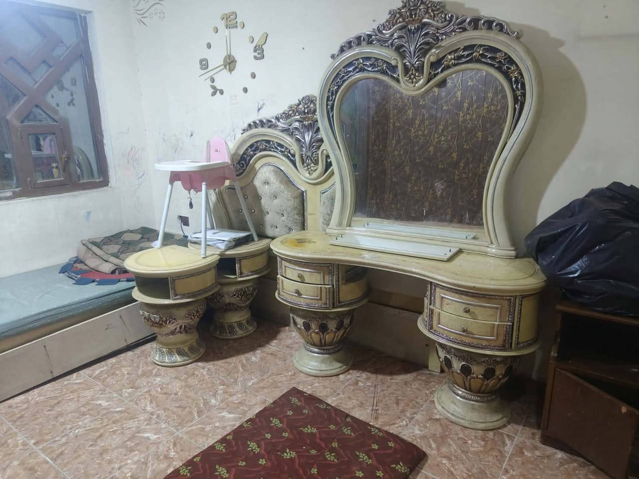 السلام عليكم عندي غرفه نوم مكاني بغداد العطفيه سعره ١٠٠ لاتصال هذا الرقم ***********

