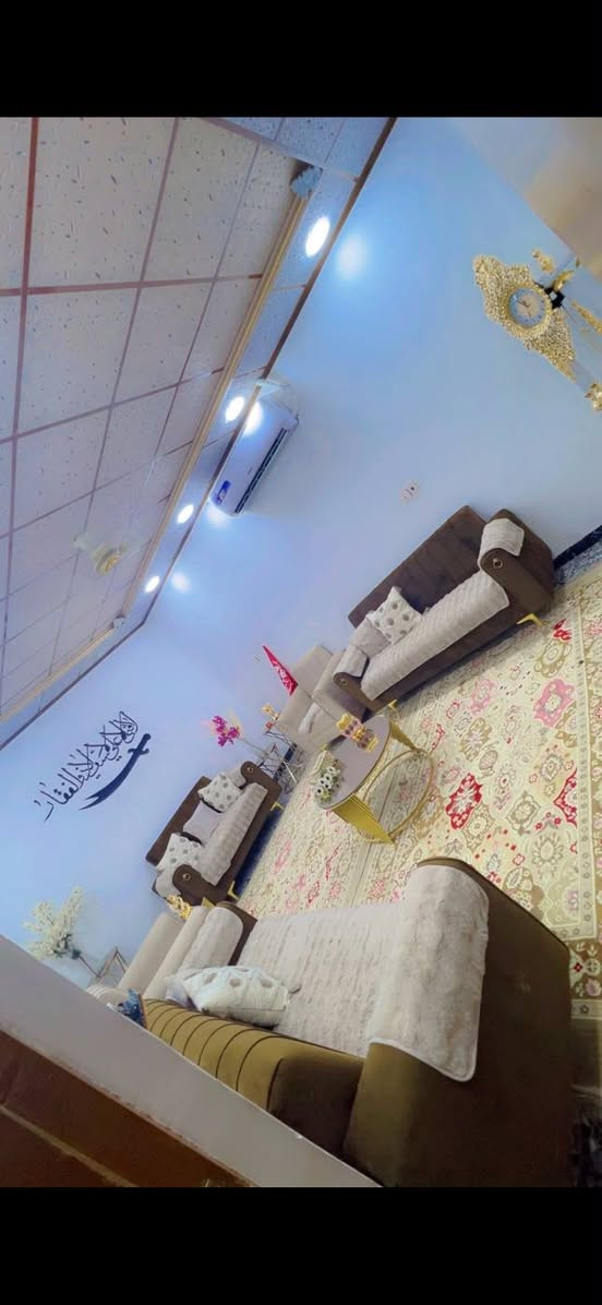 يعلن مكتب الأمين بيت المساحه ١٥٠ متر  مقابل قريه الغدير  عمود 282بشارع المطحنه بنص السوك مكان مرتب كلش وبسعر مناسب اتصل عله رقم *********** النجف, العراق
