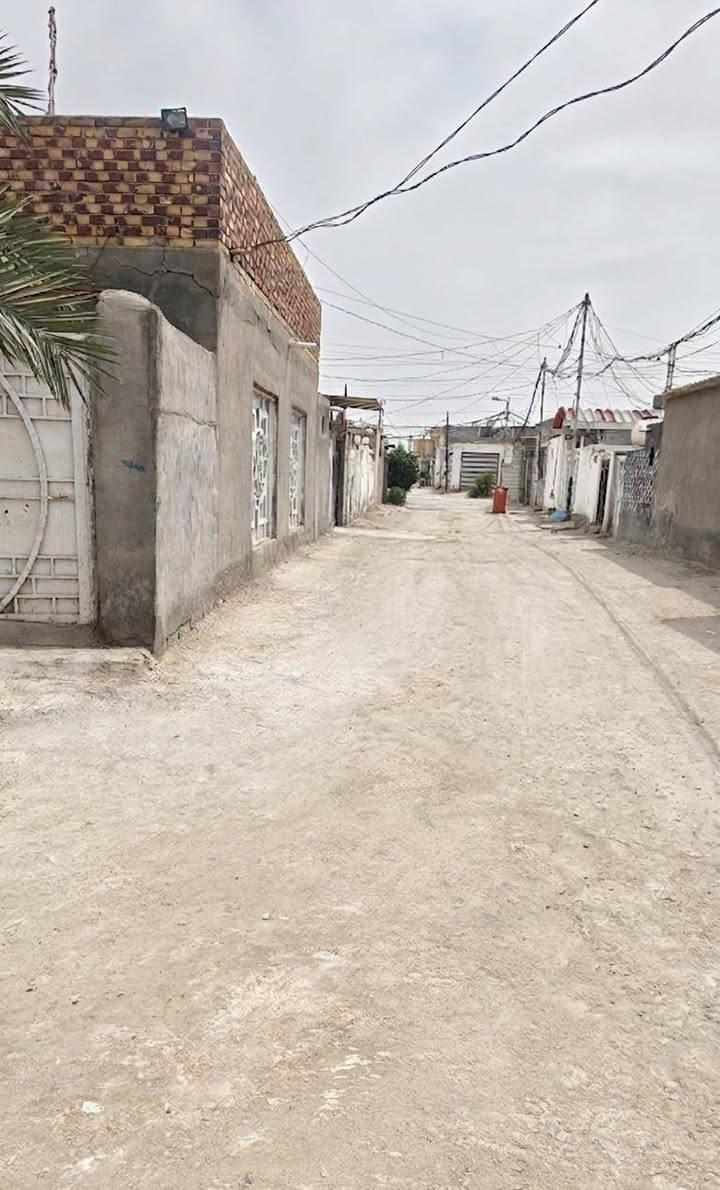 العنوان  النجف الكوفه البراكيه شارع السبيس
يتكون من غرفتين الطول٦والعرض٤ وصاله ١٢متر والعرض٤ واستقبال ٩امتار والعرض٤ ومطبخ ٤/٤ 

الاستفسار الاتصال برقم

السعر 45

قابل لتفاوض

***********

الدار للبيع مساحه ٢٠٠متر واجهة ١٧ ركن على 3شوارع عرض الشارع ٨امتار يبعد عن شارع التبليط 20متر
