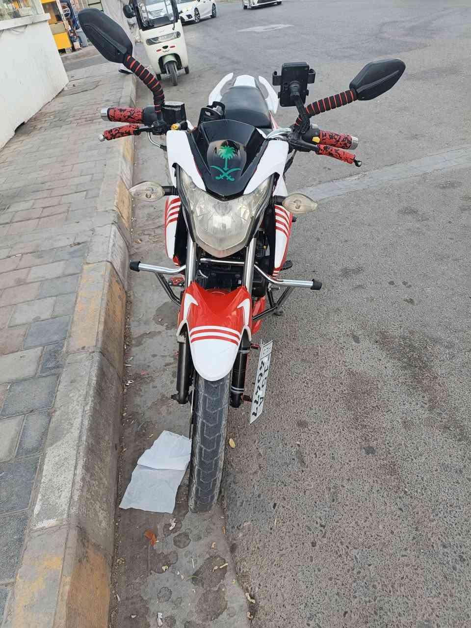 هاوجي موديل 2017مسجل لوحات نكليزي تحويل ثاني يوم دراجه نضيفه عل ٱڅڑ ومرتبه كل نقص مابيه لايت زنون ب30شديته ونشرات كله شغاله ونضافته كدام عينك سويجات 2وريمود 2 مكينه فول للبيع او مراوس سعر 12 وبيه مجال والموشراي لايكسر بيه مكاني 5كيلو للستفسار ***********
