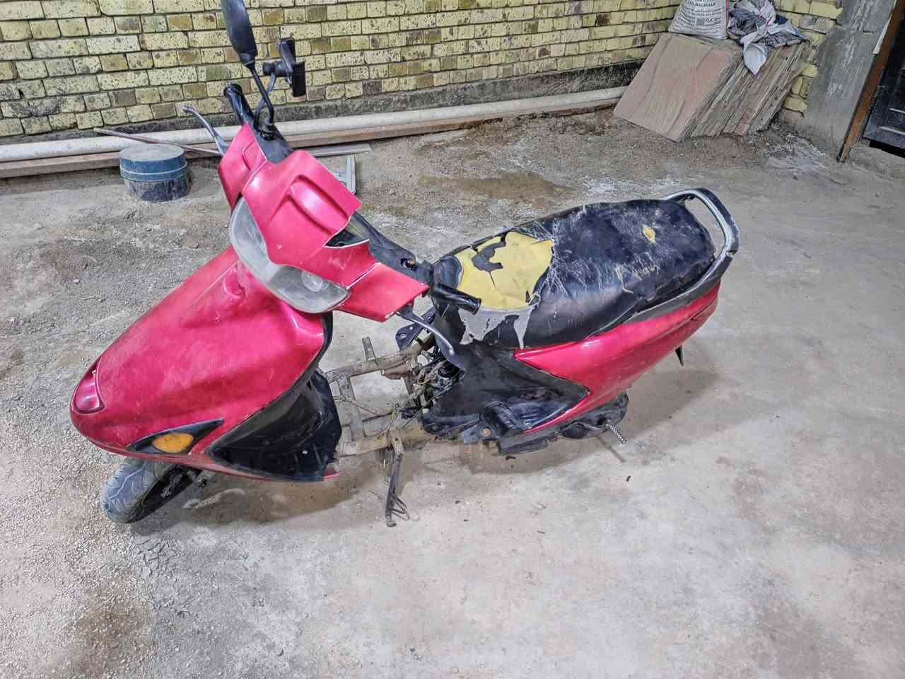فراشه مجفته جديد ما ماشي بيها ابيع كوم حديد باتري موجود 120 قفل مكان الحمزه الغربي/***********
