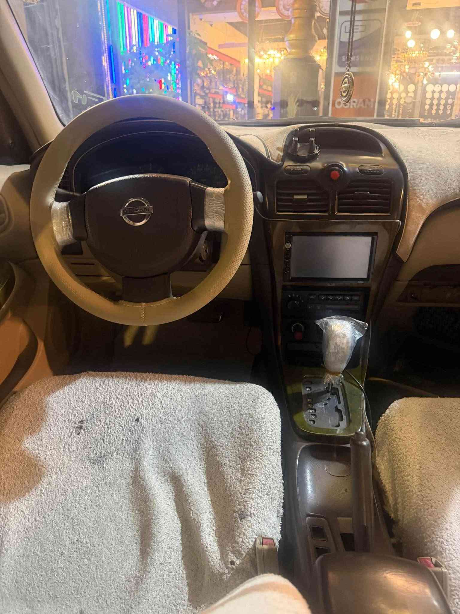 سەنی ٢٠٠٨ كۆری 
مەکینە ۱.٦ ی مەکینە گەورە
٣ پارچە و پەڵەی بۆیاخە  و رەسمی سۆنەریم دانەوە
بە ناوی خۆمەوەیە بە شەرتی تەحویل و خەرامە
چوار تایە و ویلی لۆکی لە ژێرایە 
گێر و مەکینە و تەبرید و تەقەو رەقە بە شەرت 
یەک دینار مەسرەفی تیا نیە 
شوێن : سلێمانی 
سعر   : ٧٤$  
*********** السليمانية, العراق
