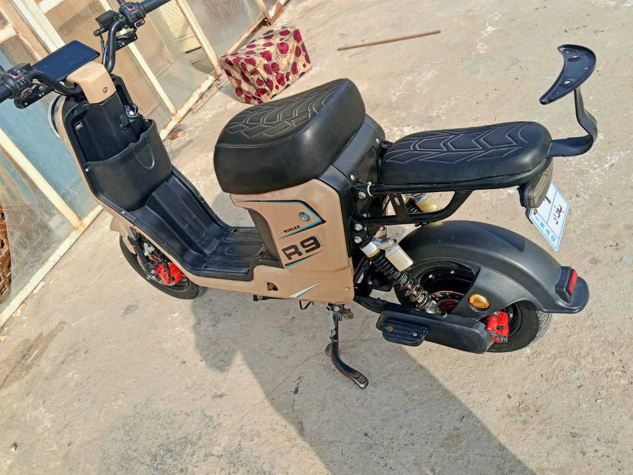 دراجة شحنR9 2025 شركة وينلي  للبيع كامله ومكفوله من كلشي اي نقص مابيها بطاريات شركةوينلي مكفولات السعر خاص او الاتصال ع رقم
***********
