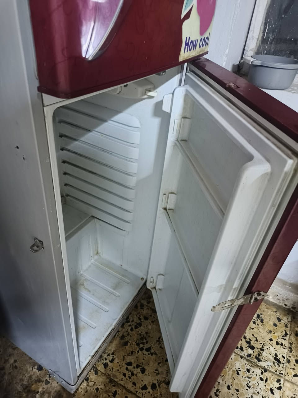 سلام عليكم ثلاجه نضيفه ما  داخله تصليح  بصره زبير 
***********
