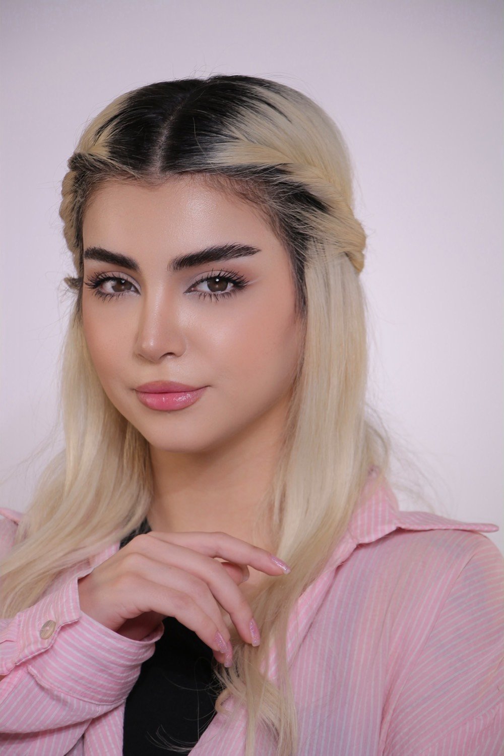 عدسات لاصقة طبيه وتجميليه ماركه عالميه سنويه الس