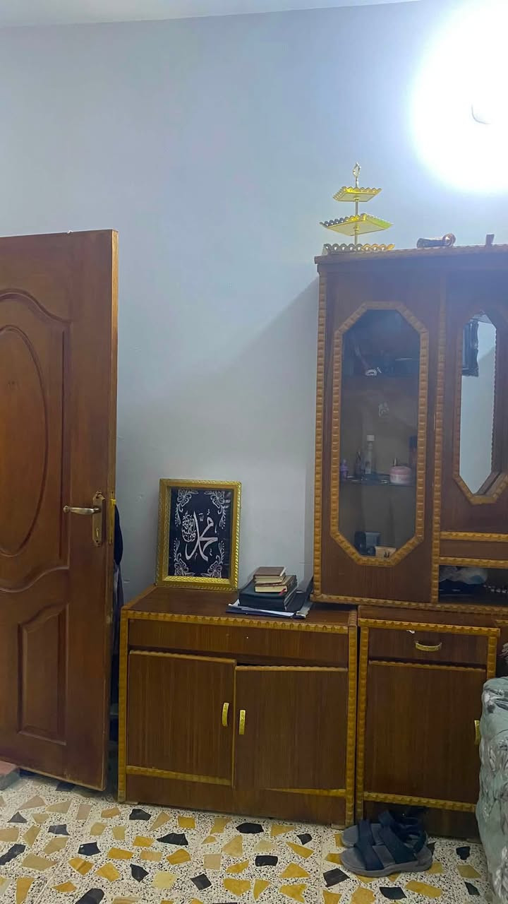 السلام عليكم غرفه مال نوم للبيع ب مليون ما عدى الجربايه 
للتواصل *********** مكان تكريت
