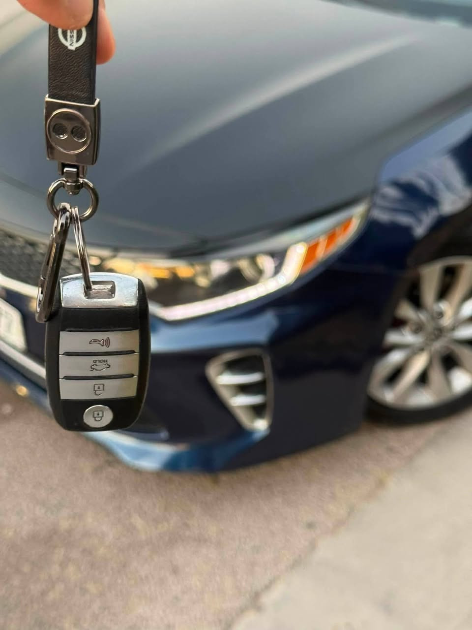 السعر ؛ 116 ورقة فقط
اقرة تفاصيلهة كاملة واتصل علية علمود تفتهمهة 

كيا اوبتما 2016  وارد أمريكي حادثهة ٣ قطع خلفية وجاملغ امامي ايمن مصبوغ اثر طخة خفيفة بلا ارباك سليم يعني 

رقمهة بغداد مشروع وطني أنكليزي سنوية لل2030 

مواصفات الـ EX

رقم مميز 💕

بانوراما 

بصمة 

أشارة ترحيب 

 كشنات جلد +تدفئة + تبريد + خزن ميموري 

داخل صاج ملكي 

تحكم ستيرن اكيد جهتين مثبت سرعة 

ماشية ١١٠ الف 

قطعتين تبريد 

اشاير مري + شفط 

شاشة وسطية 

تدفئة ستيرن 

وضعيات قيادة 

رادار خلفي  جانبي 

تبريد منفصل بيانو 

لايتات امامي + خلفي كلة LED

مري قلاب وي ال بگ 

مكينة جديده بيها بنزلها حاويه 

گير مكفول 

تبريد ثلج 

📌ملاحضة بيها شاشه مسجل مكسوره بس تكنك وشغل عادي وكارت تحكم الكرسي سايق طكت فيشه ماته  وبوربرن بيها امامي فقط 

باقي سيارة جاهزة شغل واطلع وين متريد 

وسيارة حلوة وهاي  صور واضحة ونفسهة بل واقع 

البنيد مغلفة لان شوي أچلح وللجمالية يعني 

مكاني تقاطع درويش 

*********** 

سعرهة 114ورقة مجالهة كلش قليل
