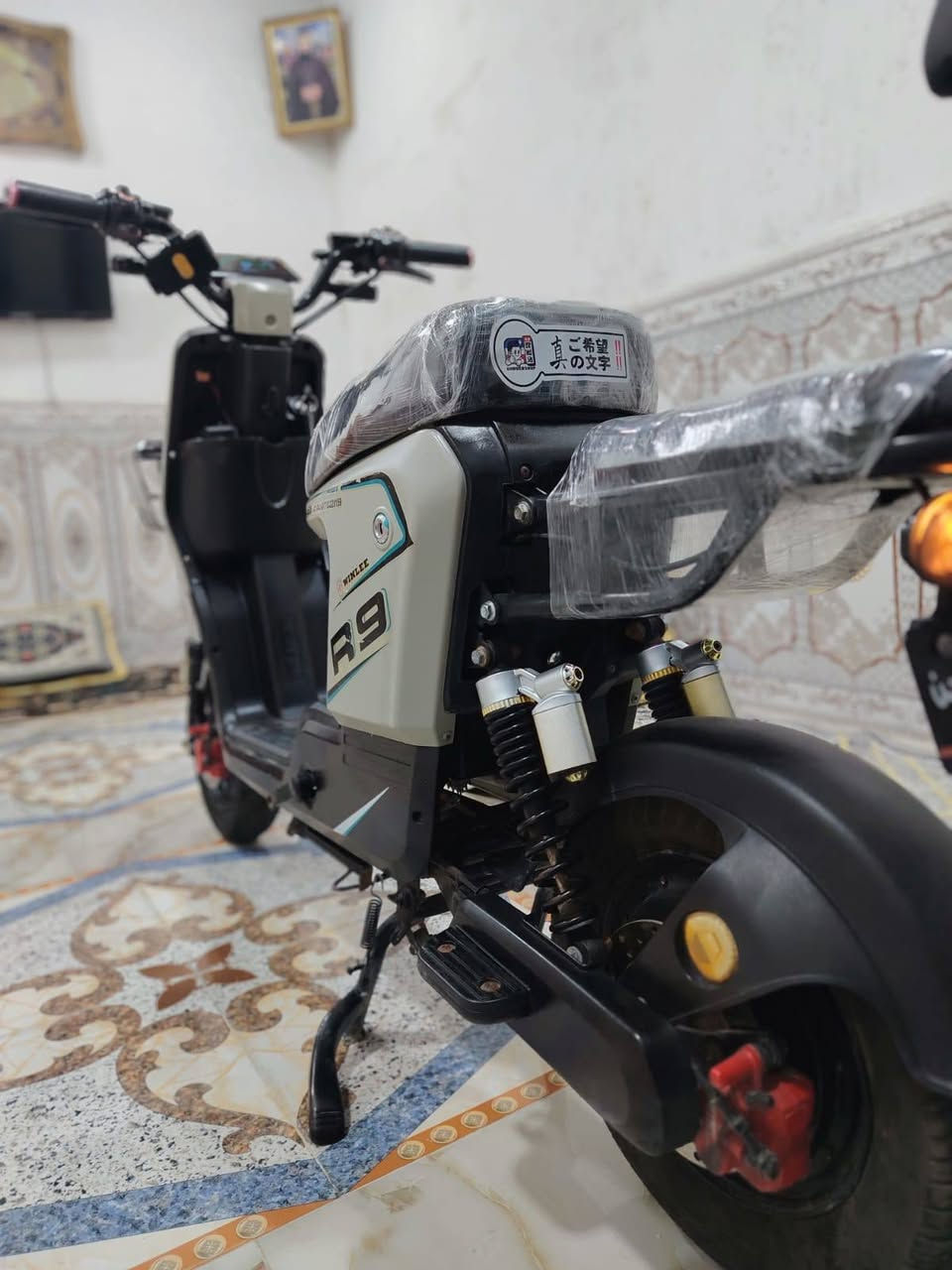 سلام عليكم دراجة شحن ار تسعة دراجة نضيفة مانقصهة اي شي دراجة جديدة اشاير شغالة بطاريات ثنين وتلاثين امبير دراجة موديل خمسة وعشرين سلة موجودة تجاية موجودة مكاني بصرة قبلة اربع تلاف يم طب العدلي سعر 350. ***********

