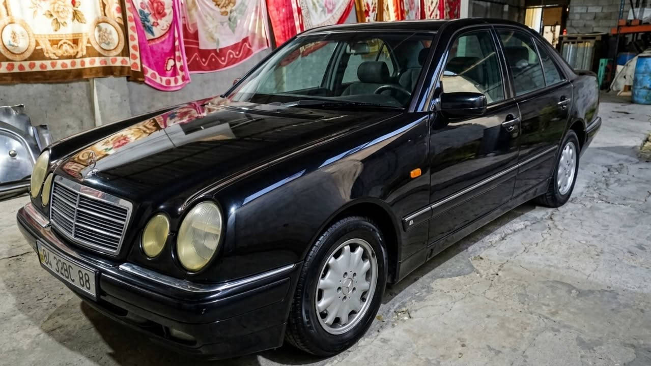مرسيدس (أم عيون) - موديل 1997 للبيع 🚗
​الموديل: 1997
​الرقم: كربلاء (ألماني / إنكليزي)
​المحرك والجير: مكينة وكير ملكة (بحالة ممتازة)
​الملاحظات: السيارة تحتاج ترتيبات بسيطة، ونظافة الدواخل بنسبة 60%
​المكان: كربلاء المقدسة
​السعر: 50 ورقة وفيها مجال بسيط للشراي الجاد
​📞 للتواصل والاستفسار: ‏‪***********‬‏
