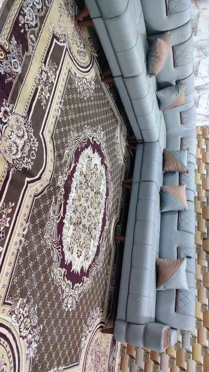 من رخصة مدير الكروب 
تخم ديوان كورنر قياس ١٤ متر ٢٠ مقعد موديل ابو الطبله جديد مامستخدم تفصال خشب بلوك اسود الثقيل خالي من ال ان دي اف سفنج مضغوط مميز طبي بولستر قماش كتان ناعم تركي ضمان حقيقي ٥ سنوات اتصال *********** متوفر واتساب
