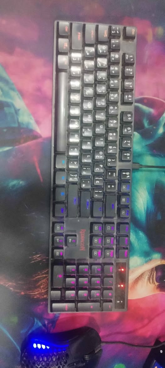 🖥️ مواصفات الحاسبة
🧠 CPU: Intel Core i5-12400F
🎮 GPU: NVIDIA RTX 3060 — 12GB
🧩 Motherboard: ASUS PRIME H610M-K D4
🧮 RAM: 16GB DDR4
💾 Storage: Lexar SSD — 1TB

🖥️ الشاشات

🖥️ MSI: 165Hz
🖥️ HP: 65Hz
➡️ شاشتين

🪟 نظام التشغيل

💻 Windows 11 Pro — 64-bit

🎮 الملحقات

⌨️ Keyboard: Redragon
🖱️ Mouse: Redragon
🔲 Mouse Pad: Redragon
🎧 Headset: HyperX — الجيل الثاني (2nd Gen)

🔋 الطاقة والحماية

⚡ UPS: Offline — 1KVA
السعر 1200
الرقم ***********
مكاني بغداد الكاضميه
